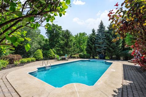 10 Yardley Court Loudonville NY 12211