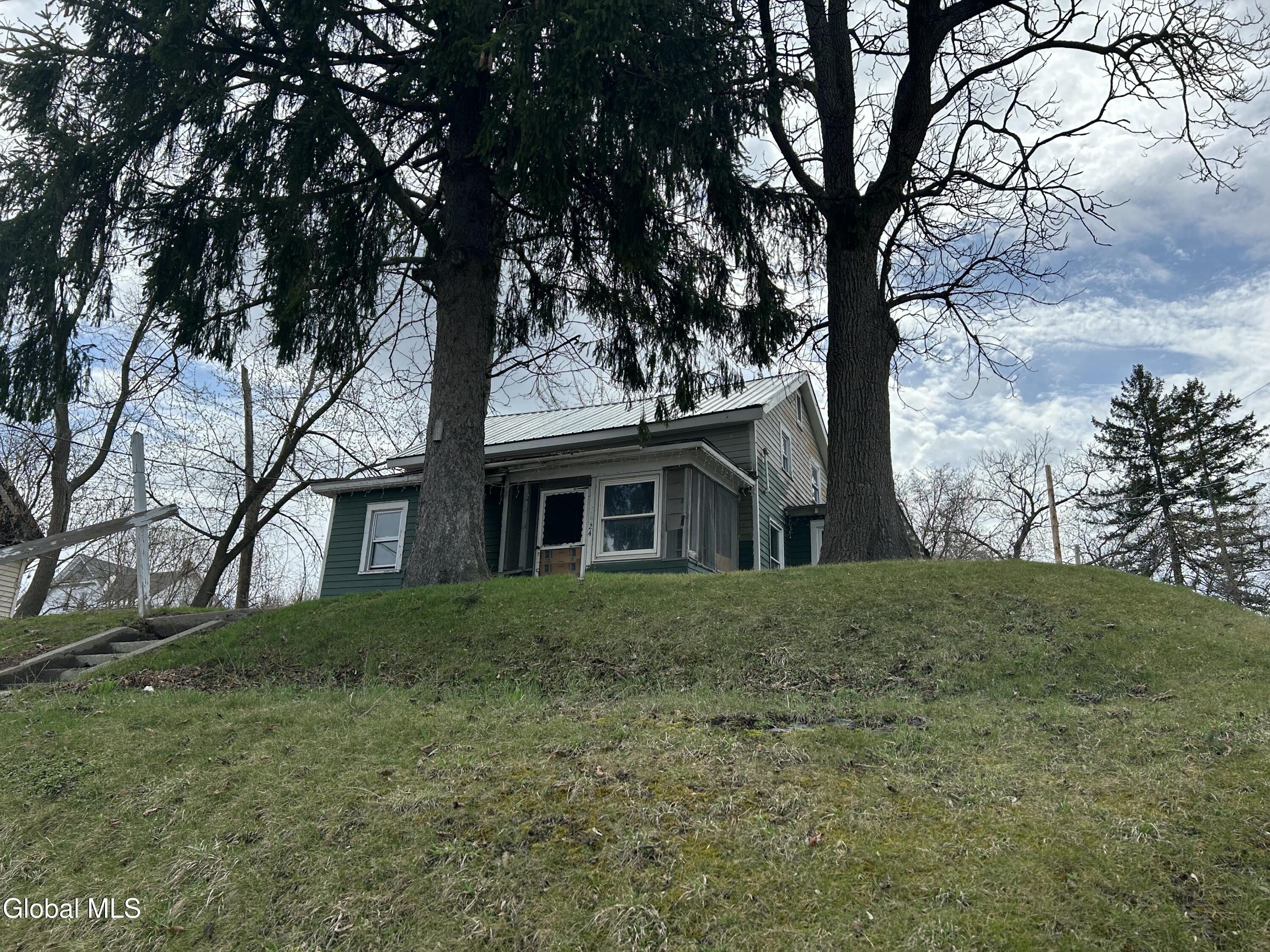 24 Algonkin Street Ticonderoga NY 12883