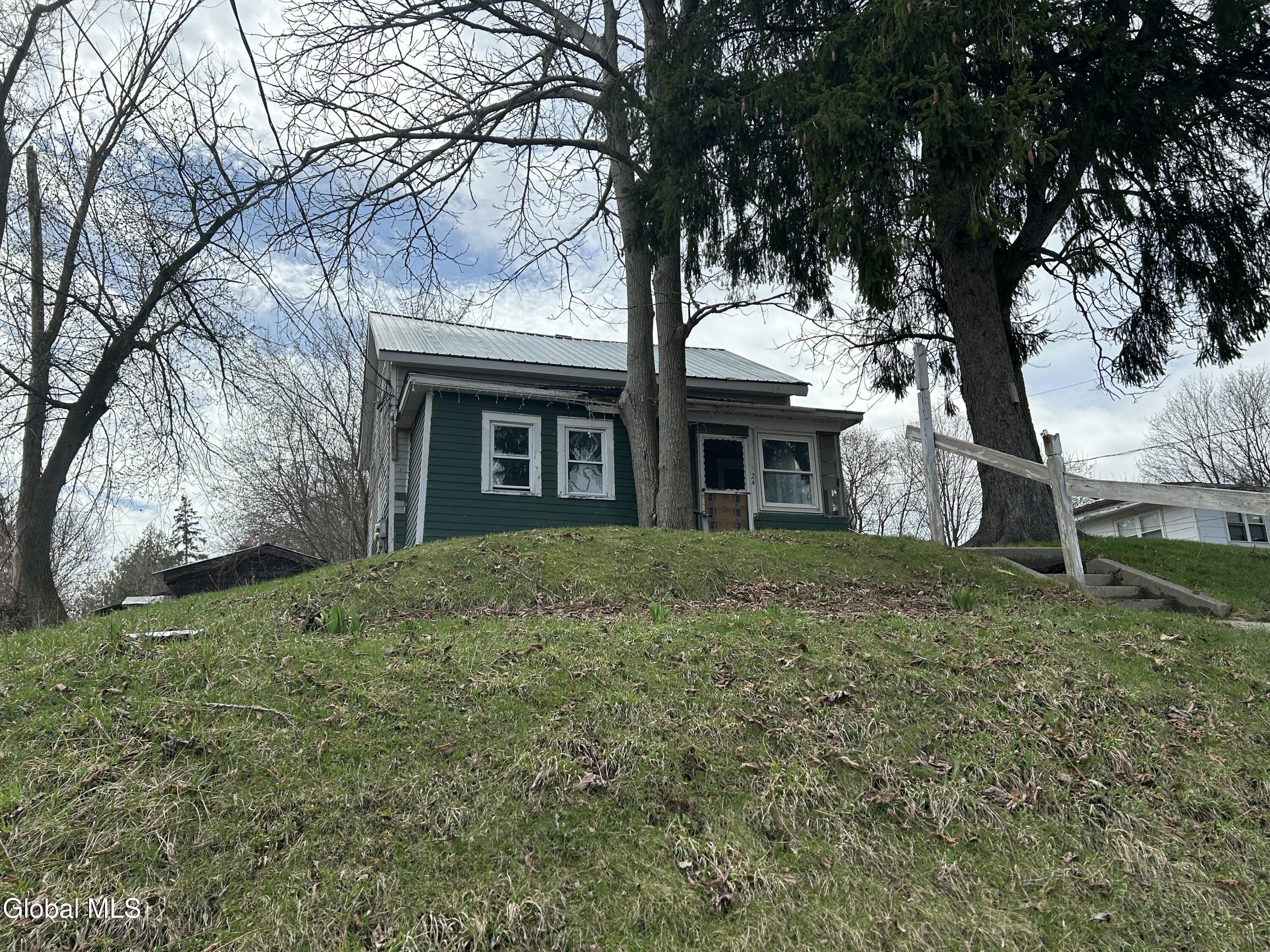 24 Algonkin Street Ticonderoga NY 12883