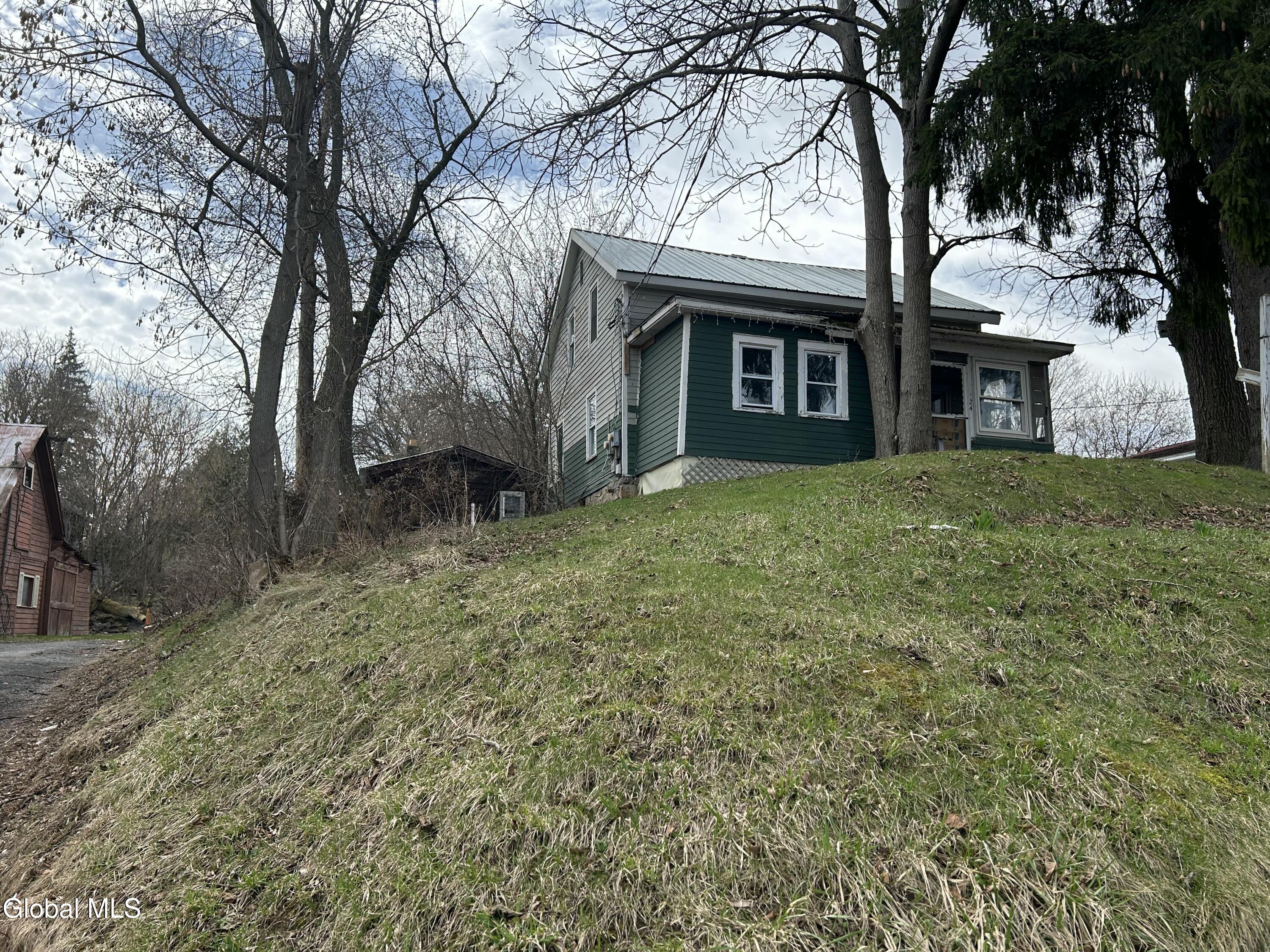 24 Algonkin Street Ticonderoga NY 12883