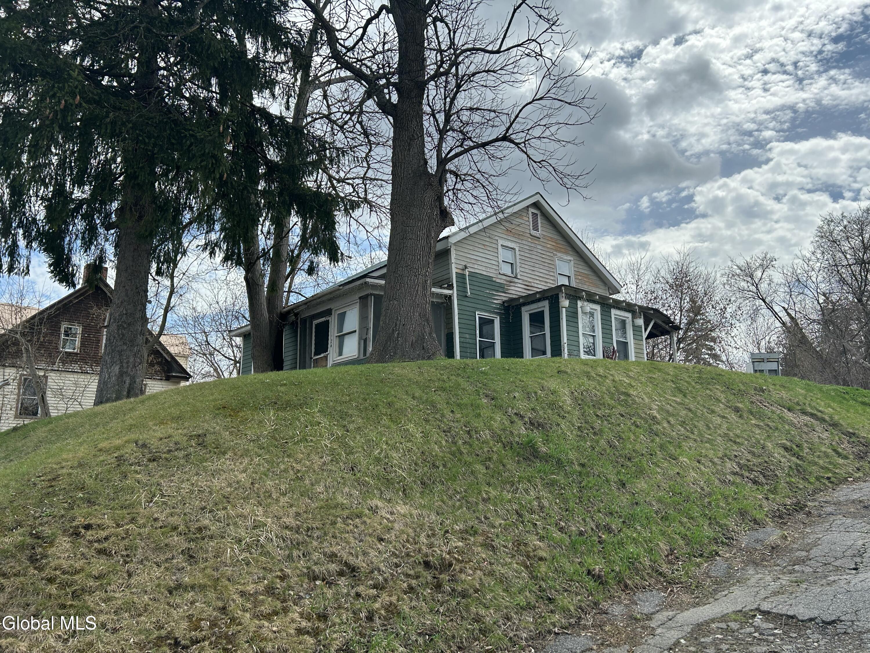 24 Algonkin Street Ticonderoga NY 12883