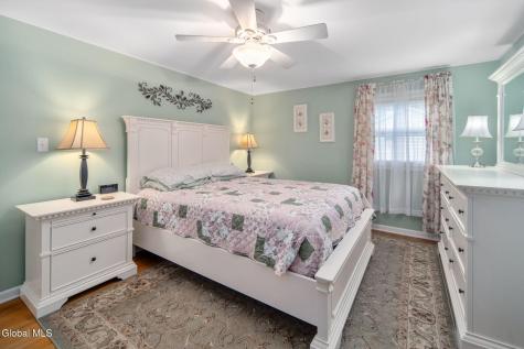 30 Guilder Place Ballston Lake NY 12019