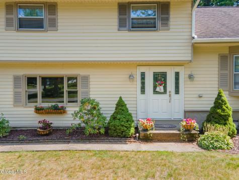 30 Guilder Place Ballston Lake NY 12019