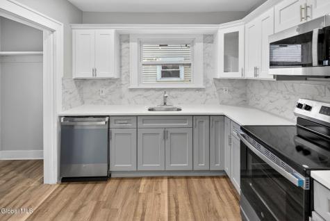 32 Eileen Street Albany NY 12203