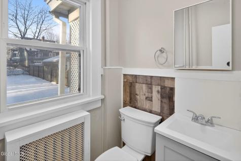 32 Eileen Street Albany NY 12203