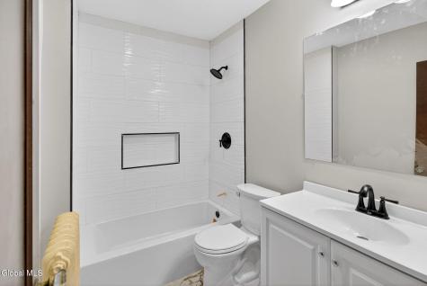 32 Eileen Street Albany NY 12203