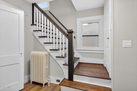 32 Eileen Street Albany NY 12203