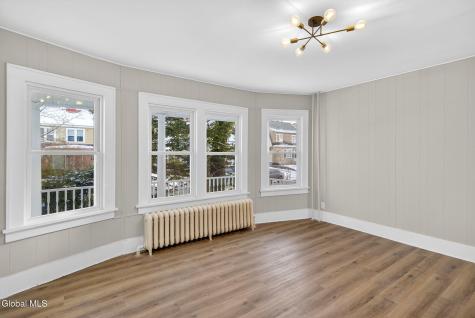 32 Eileen Street Albany NY 12203