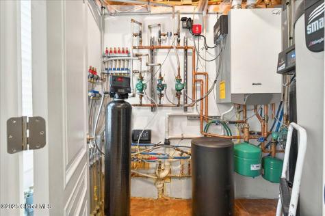 2085 Weast Road Pattersonville NY 12137