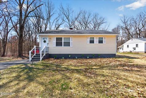 6129 Johnston Road Slingerlands NY 12159
