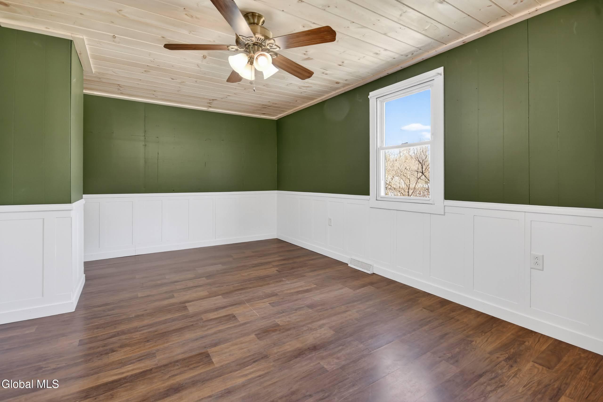 1906 Ny-10 Caroga Lake NY 12032