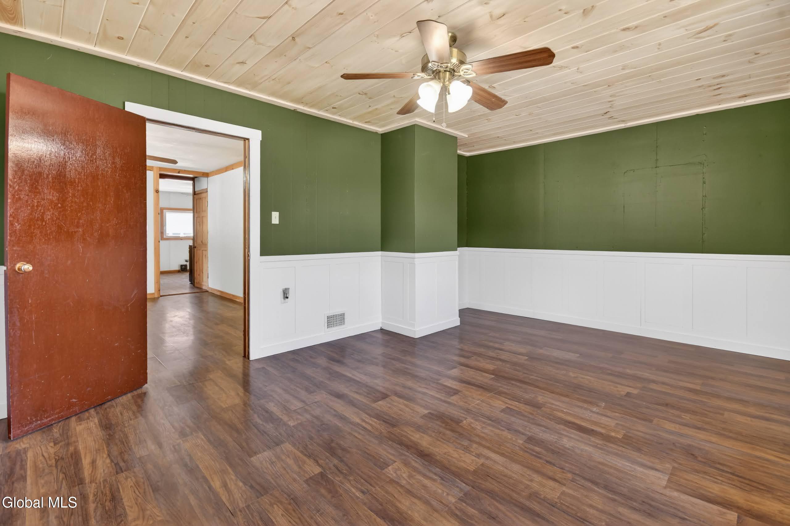 1906 Ny-10 Caroga Lake NY 12032