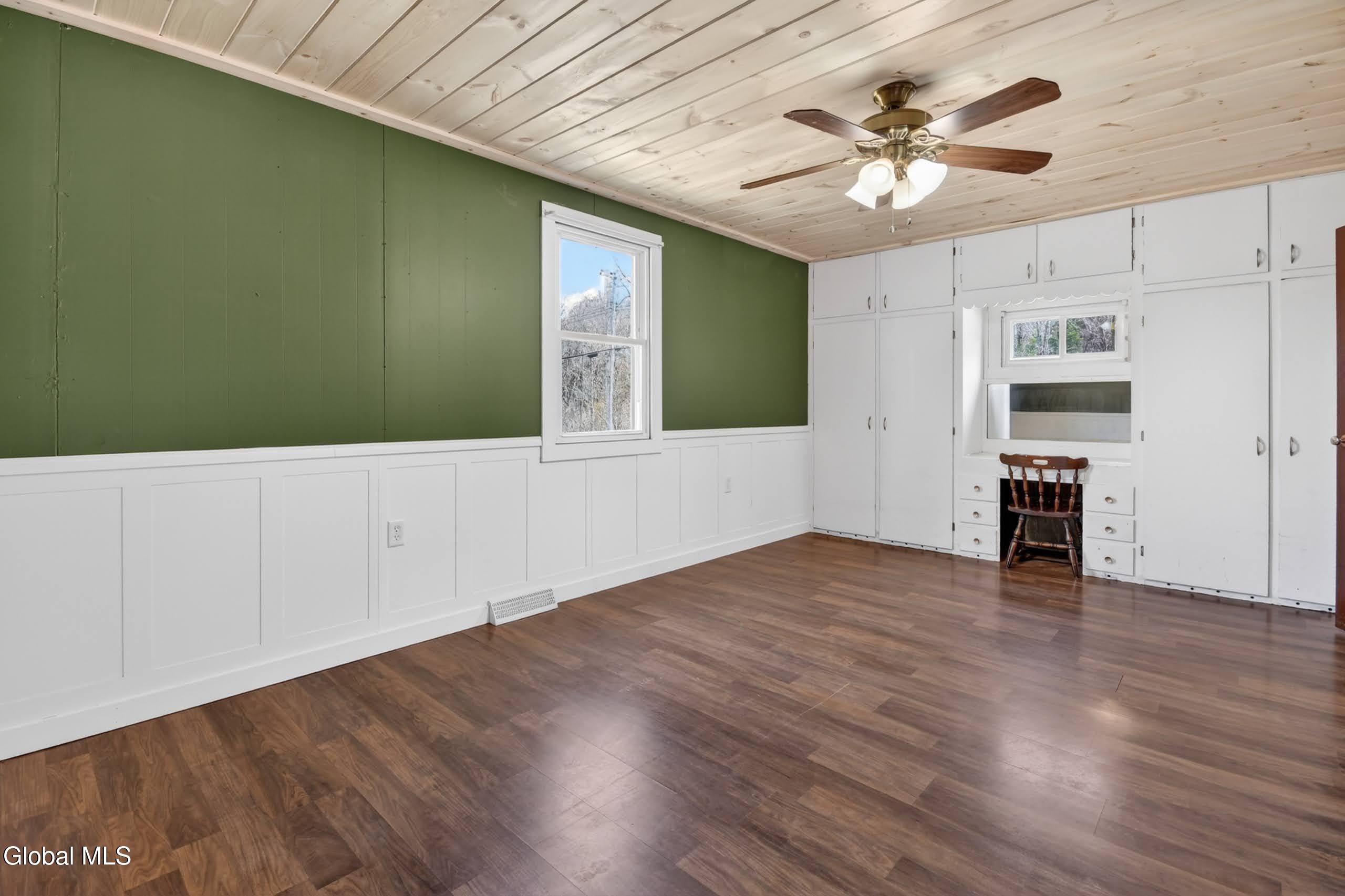 1906 Ny-10 Caroga Lake NY 12032