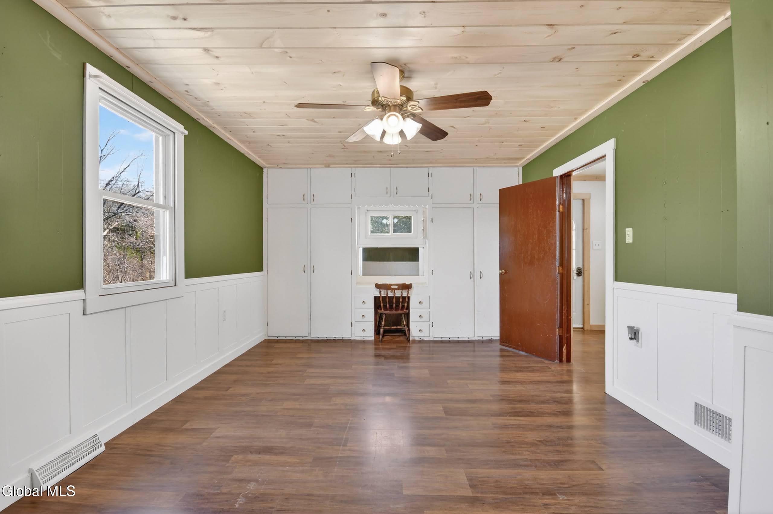 1906 Ny-10 Caroga Lake NY 12032