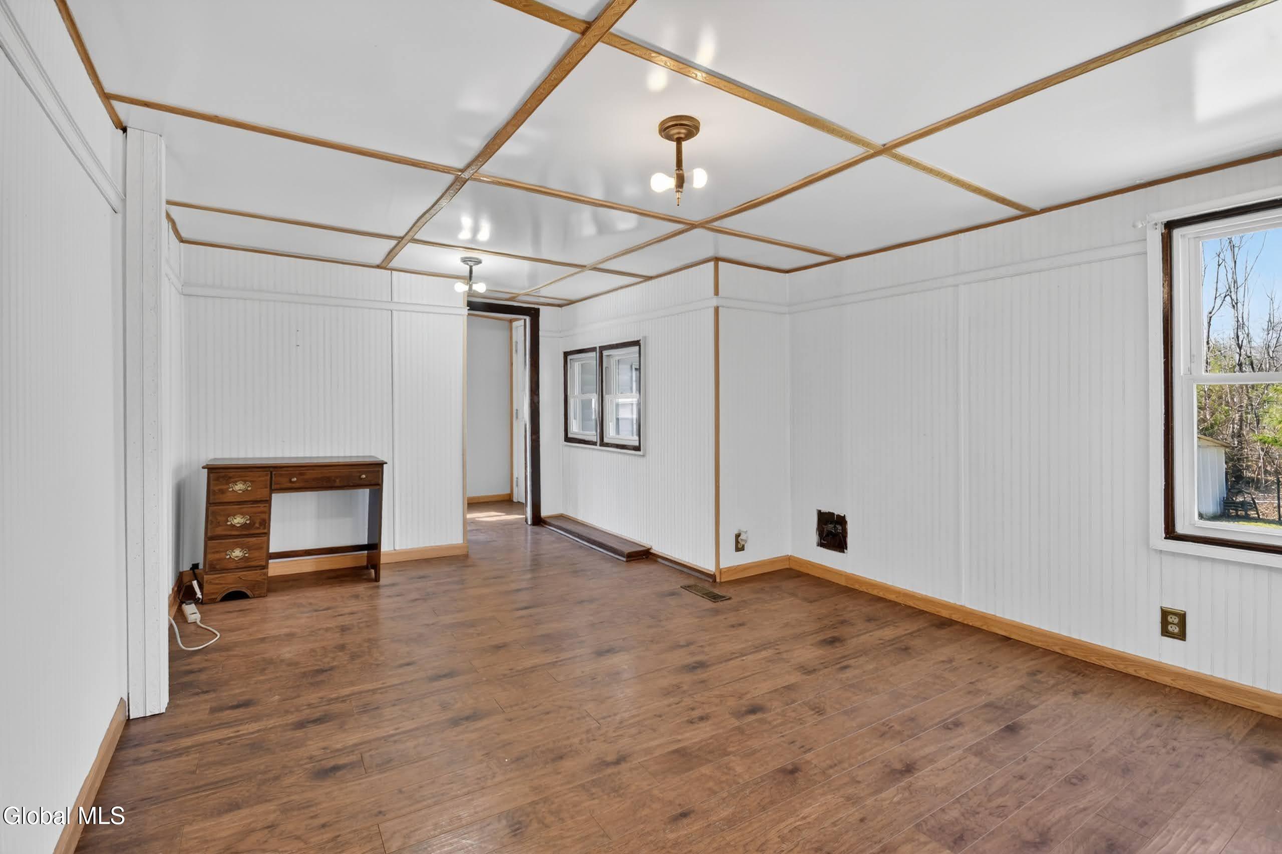 1906 Ny-10 Caroga Lake NY 12032