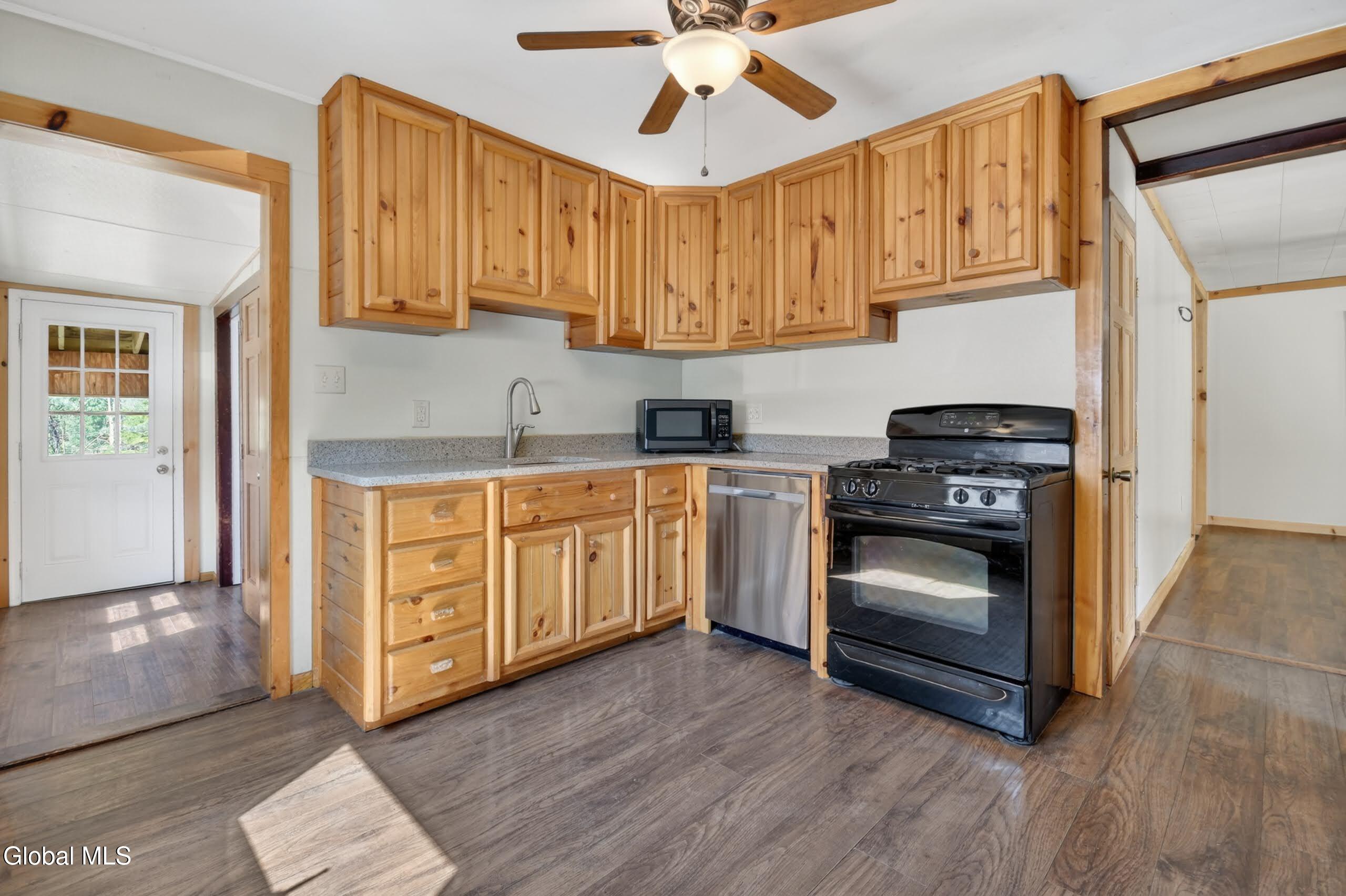 1906 Ny-10 Caroga Lake NY 12032
