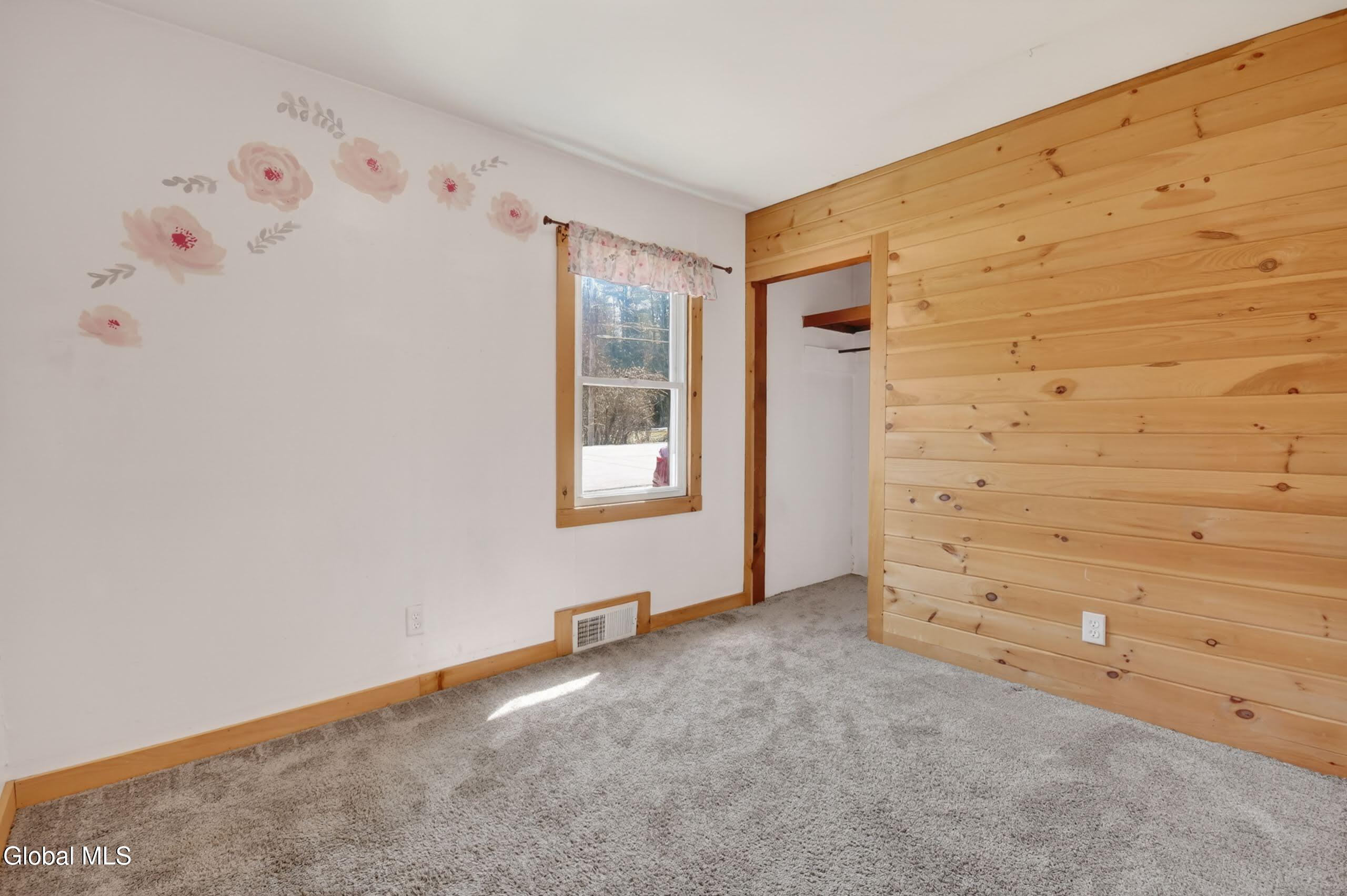 1906 Ny-10 Caroga Lake NY 12032
