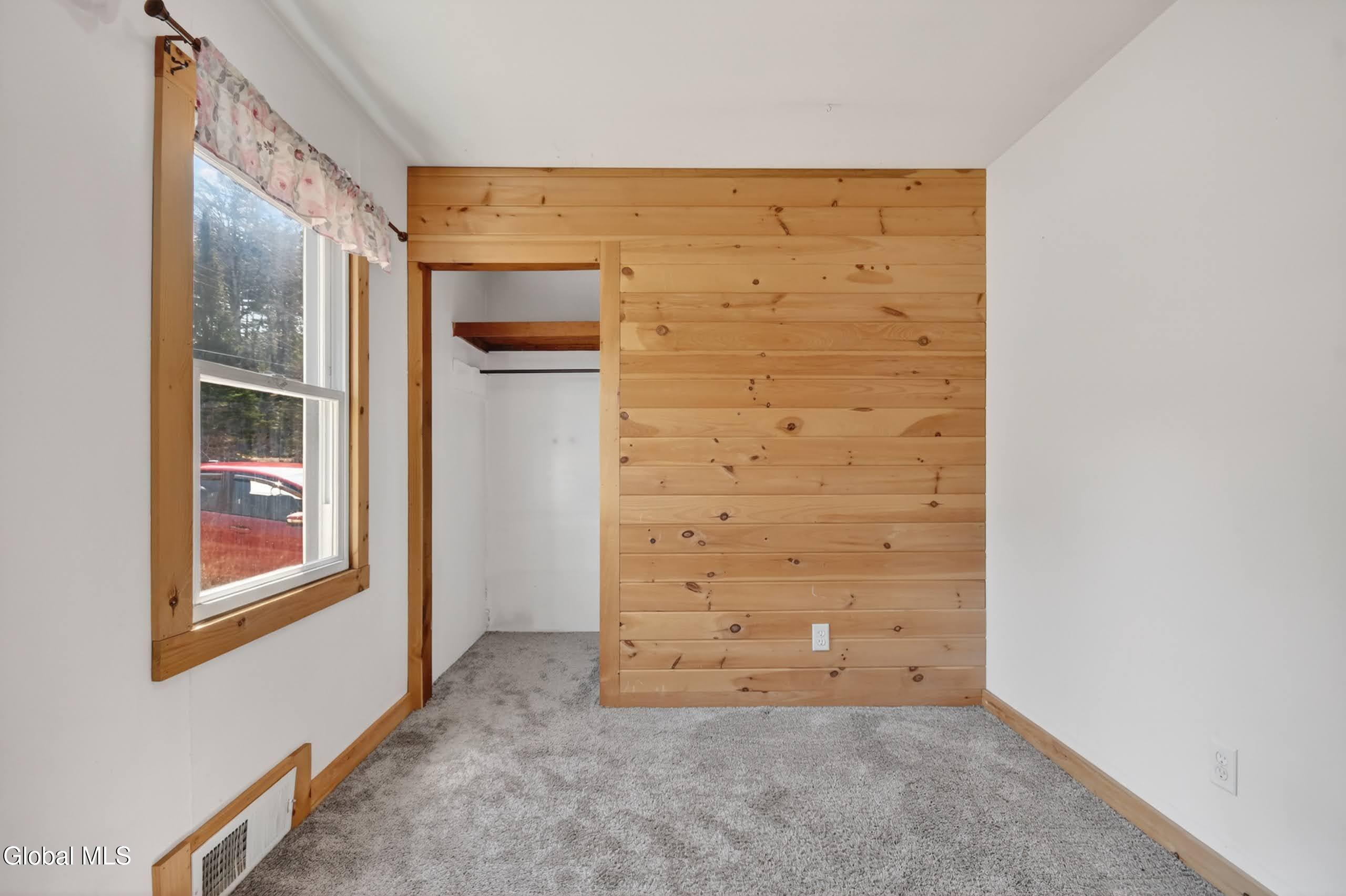1906 Ny-10 Caroga Lake NY 12032