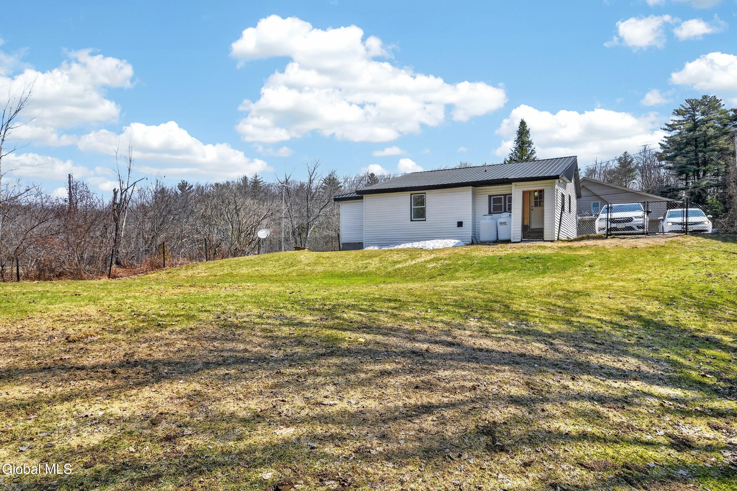 1906 Ny-10 Caroga Lake NY 12032