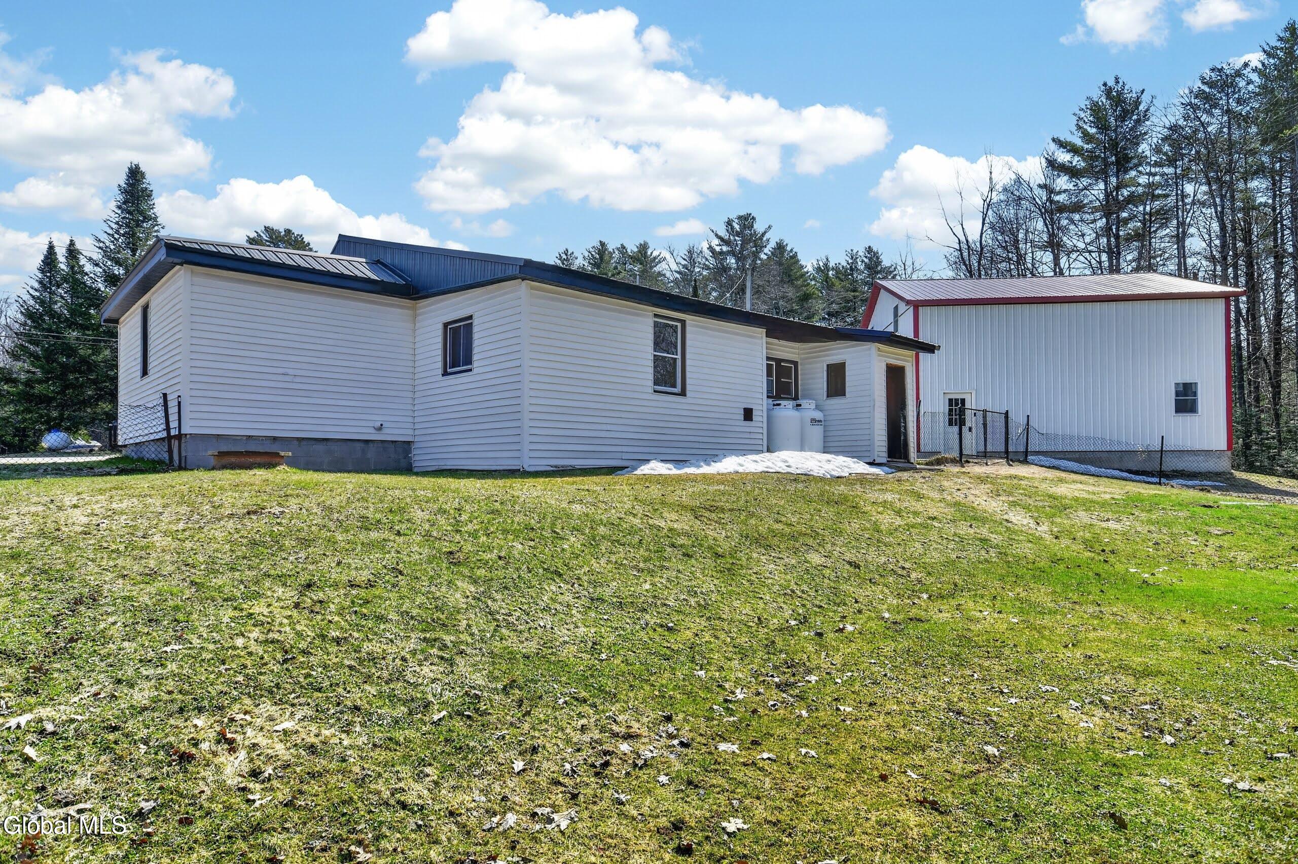 1906 Ny-10 Caroga Lake NY 12032