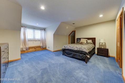 9 University Place Amsterdam NY 12010