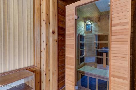 9 University Place Amsterdam NY 12010