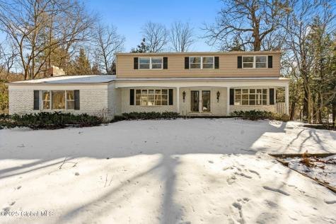 11 Valdepenas Lane Clifton Park NY 12065