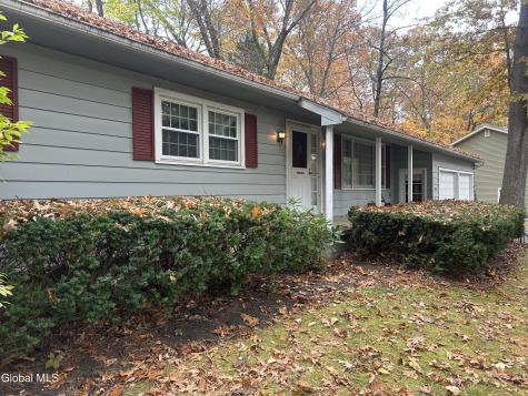 11 Wheeler Drive Clifton Park NY 12065