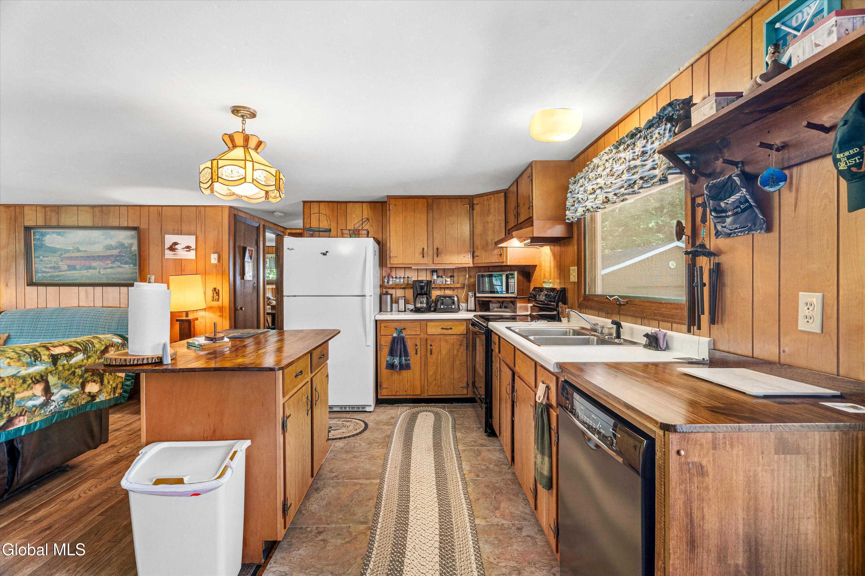 75 White Schoolhouse Road Chester NY 12817