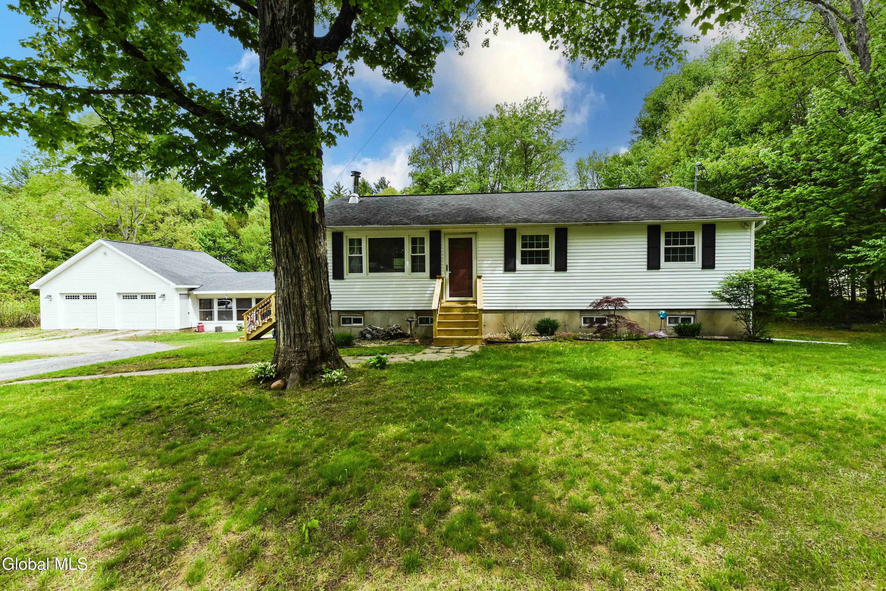 5764 Lake Road Galway NY 12074