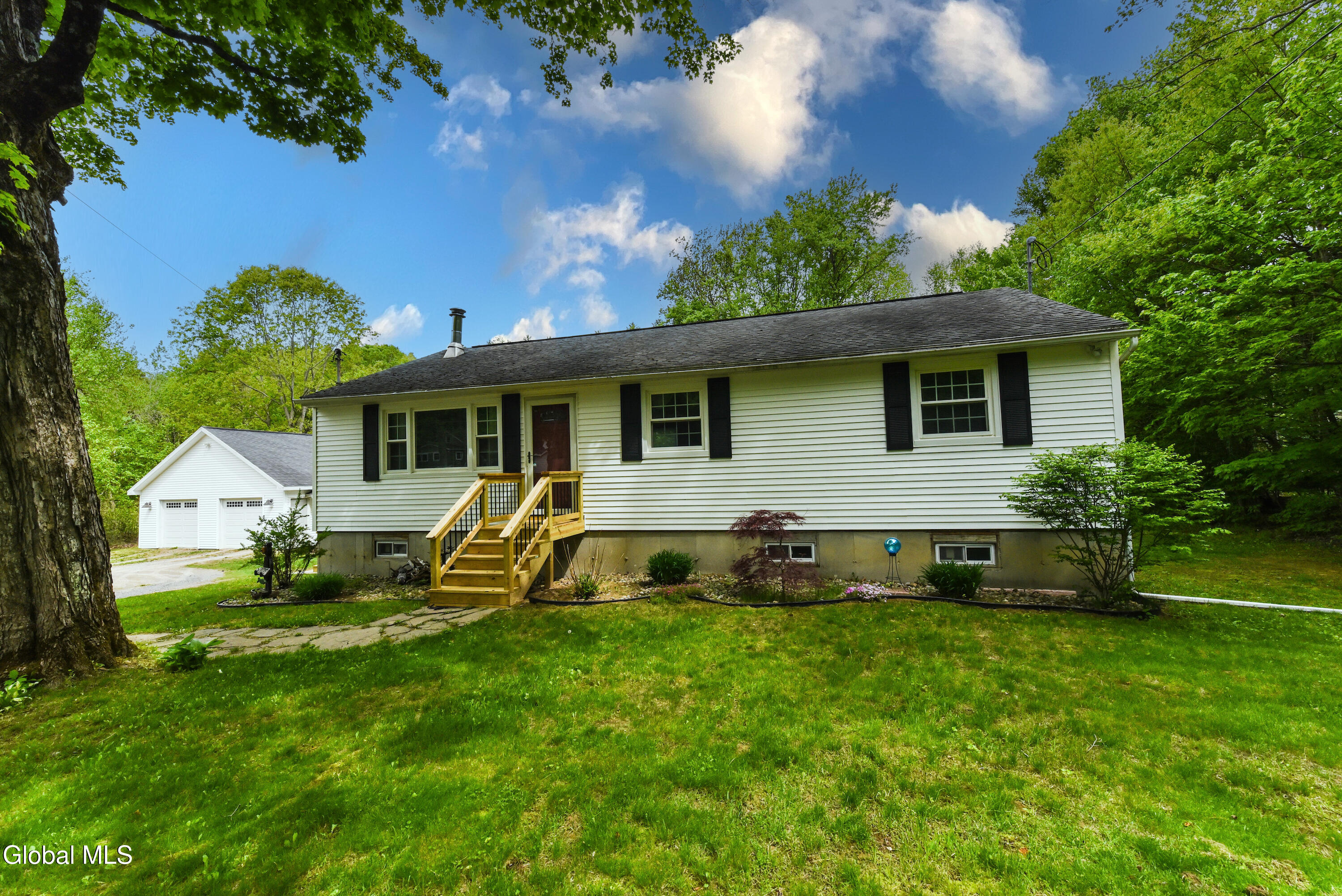 5764 Lake Road Galway NY 12074