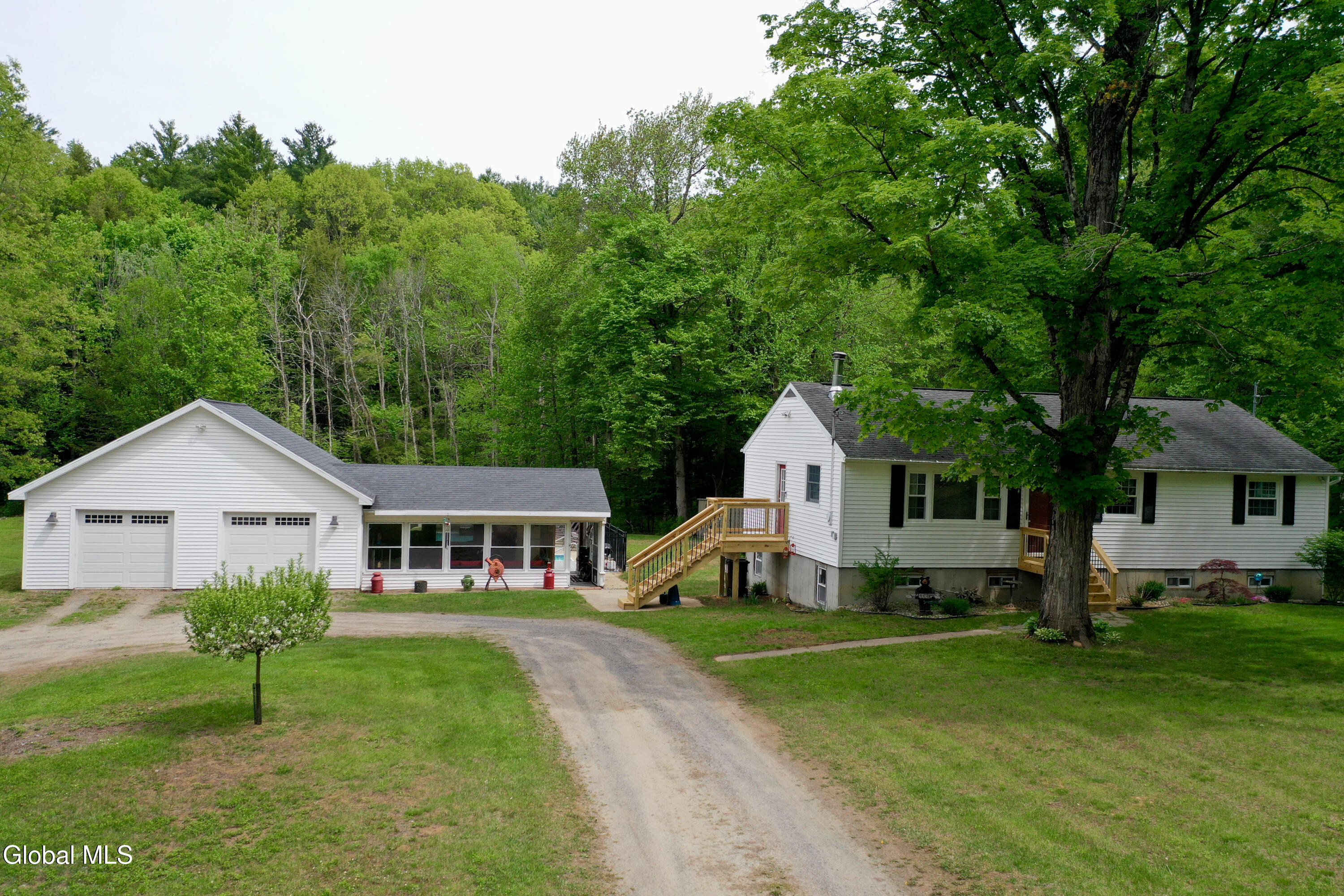 5764 Lake Road Galway NY 12074