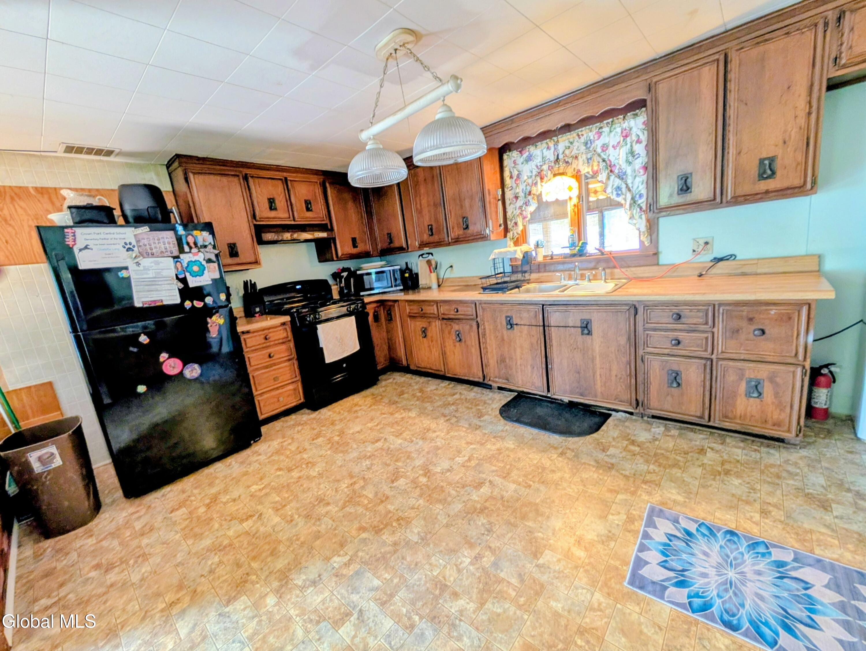 2459 Nys Rte 9n Crown Point NY 12928