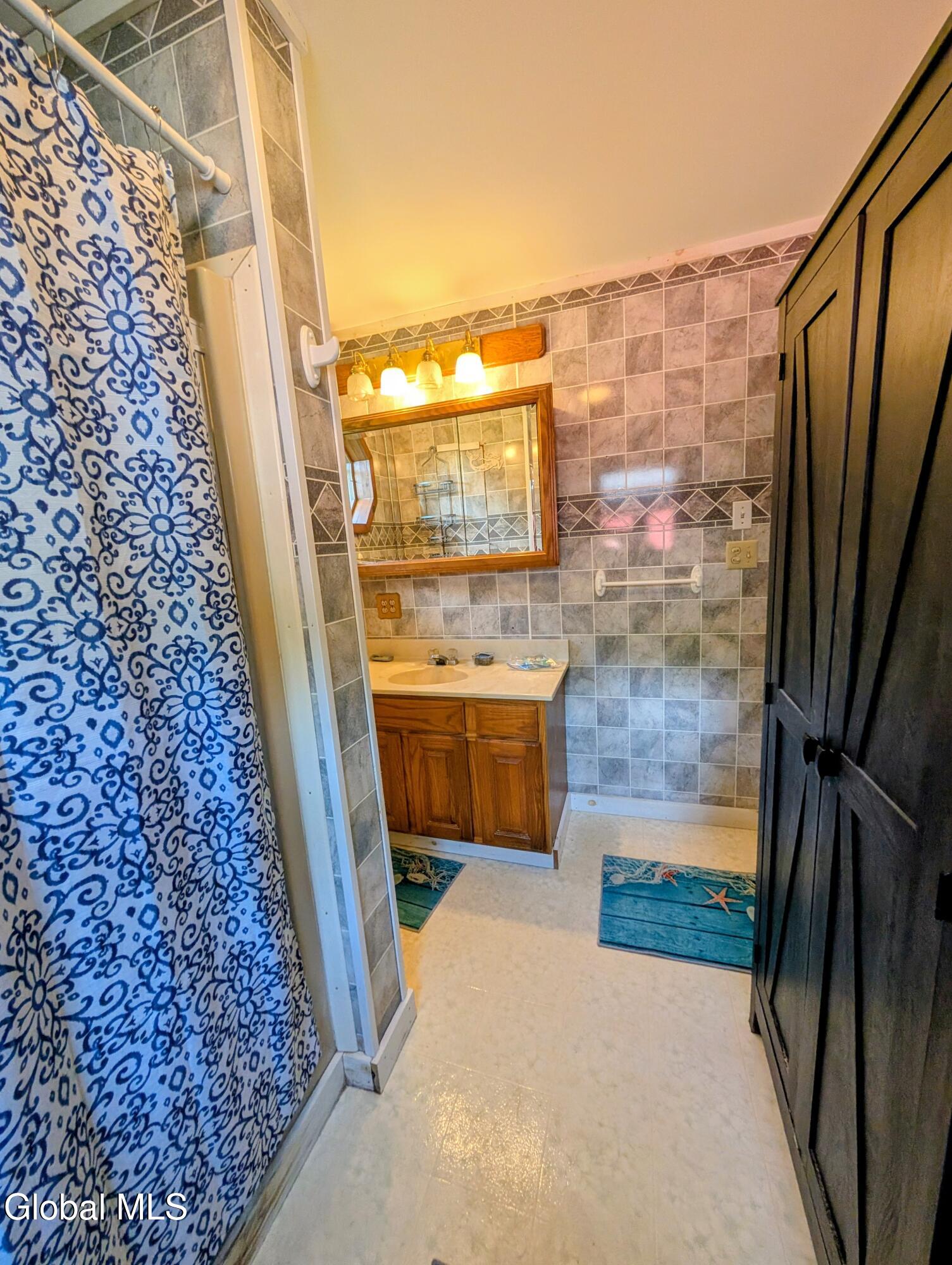 2459 Nys Rte 9n Crown Point NY 12928