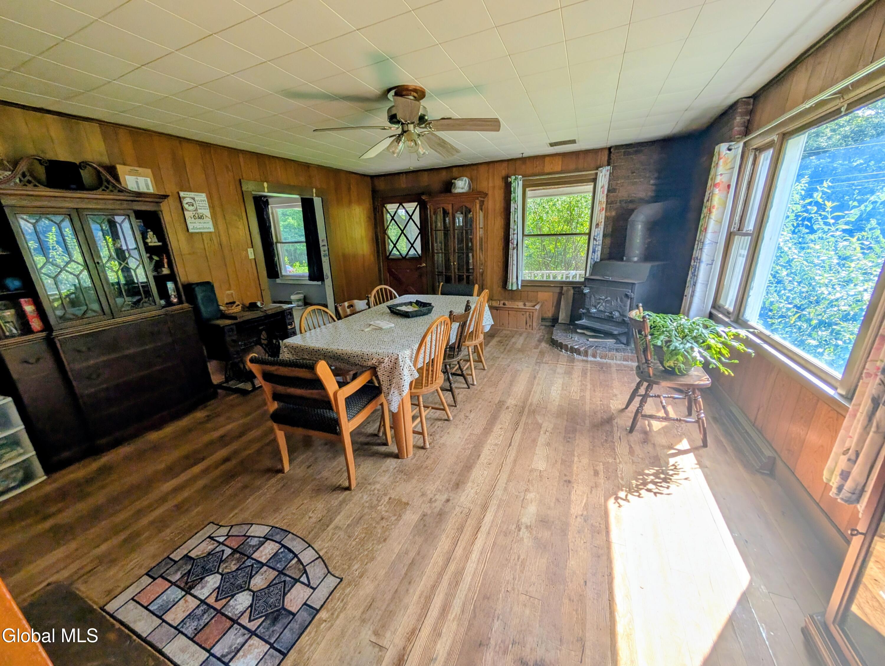 2459 Nys Rte 9n Crown Point NY 12928