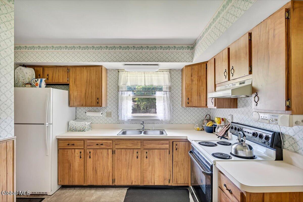 24 Bonner Drive Queensbury NY 12804
