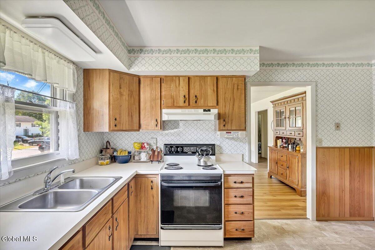 24 Bonner Drive Queensbury NY 12804