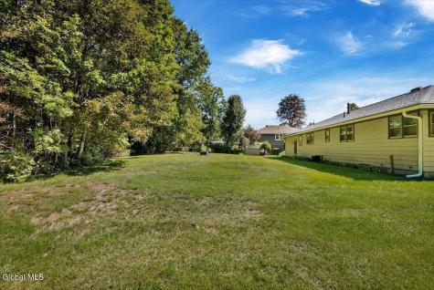24 Bonner Drive Queensbury NY 12804