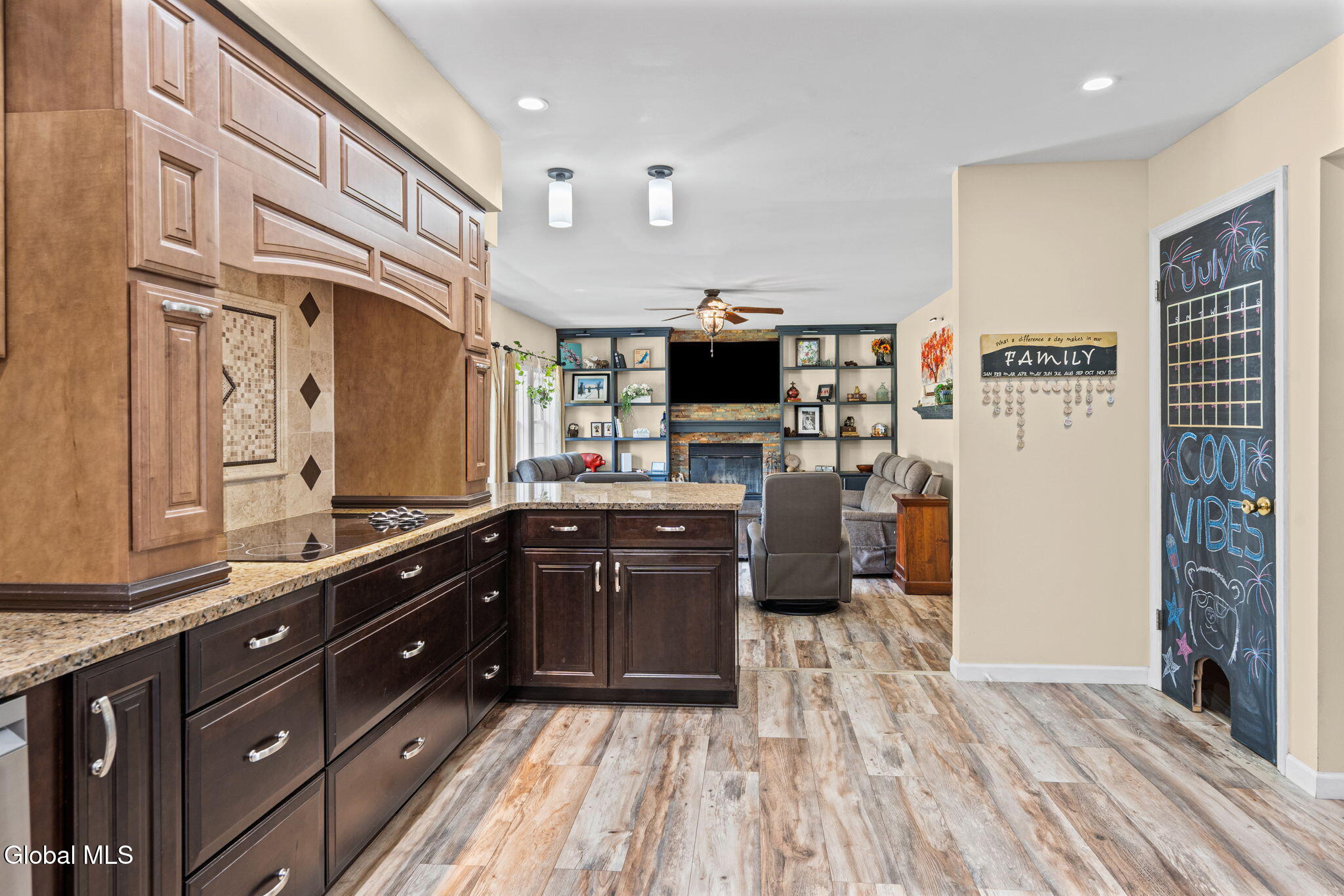 407 Deer Path Schenectady NY 12306