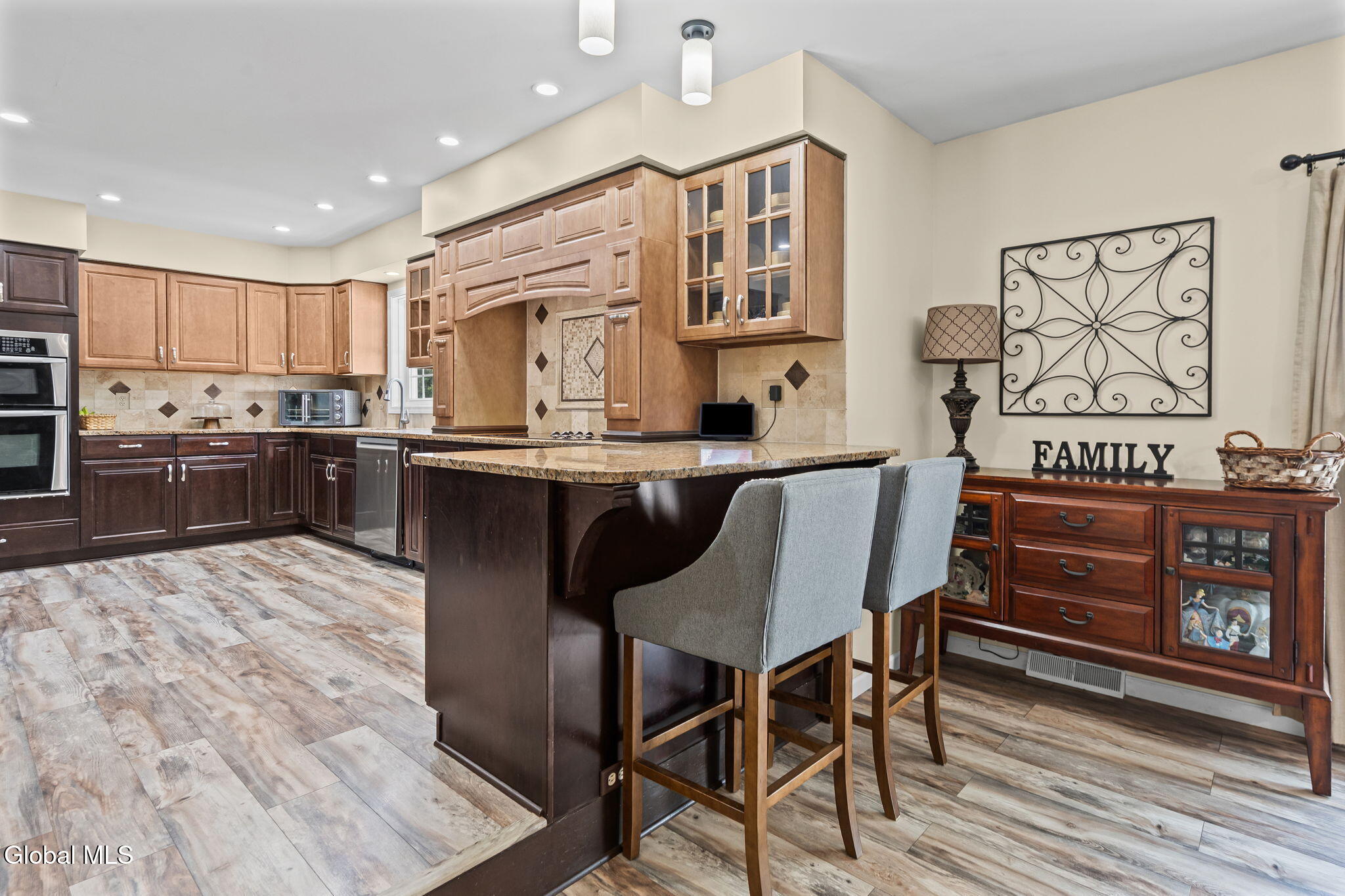407 Deer Path Schenectady NY 12306