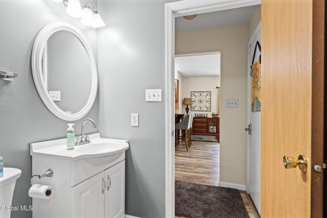 407 Deer Path Schenectady NY 12306