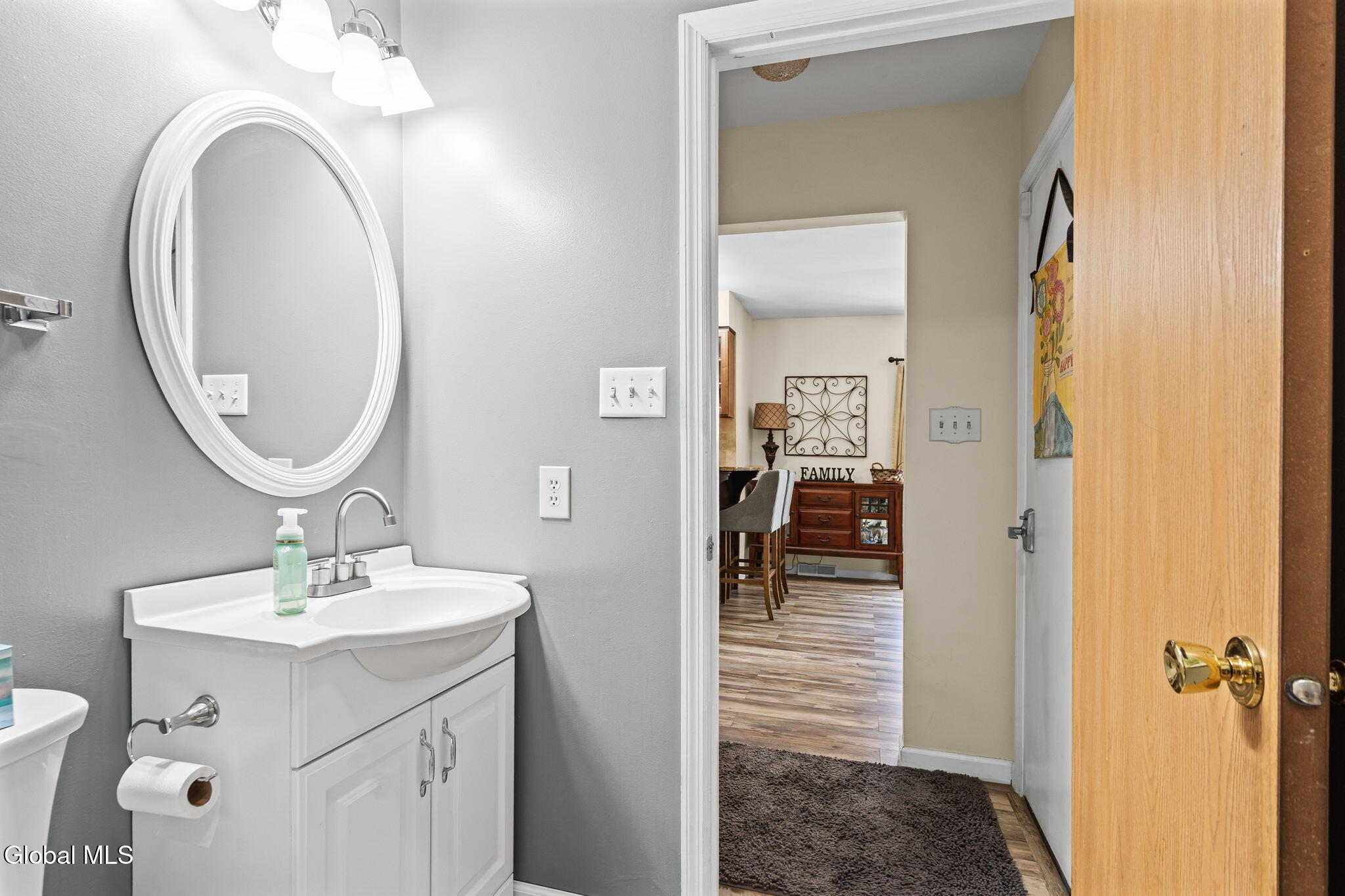 407 Deer Path Schenectady NY 12306