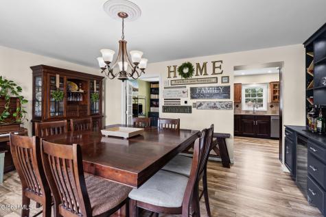 407 Deer Path Schenectady NY 12306