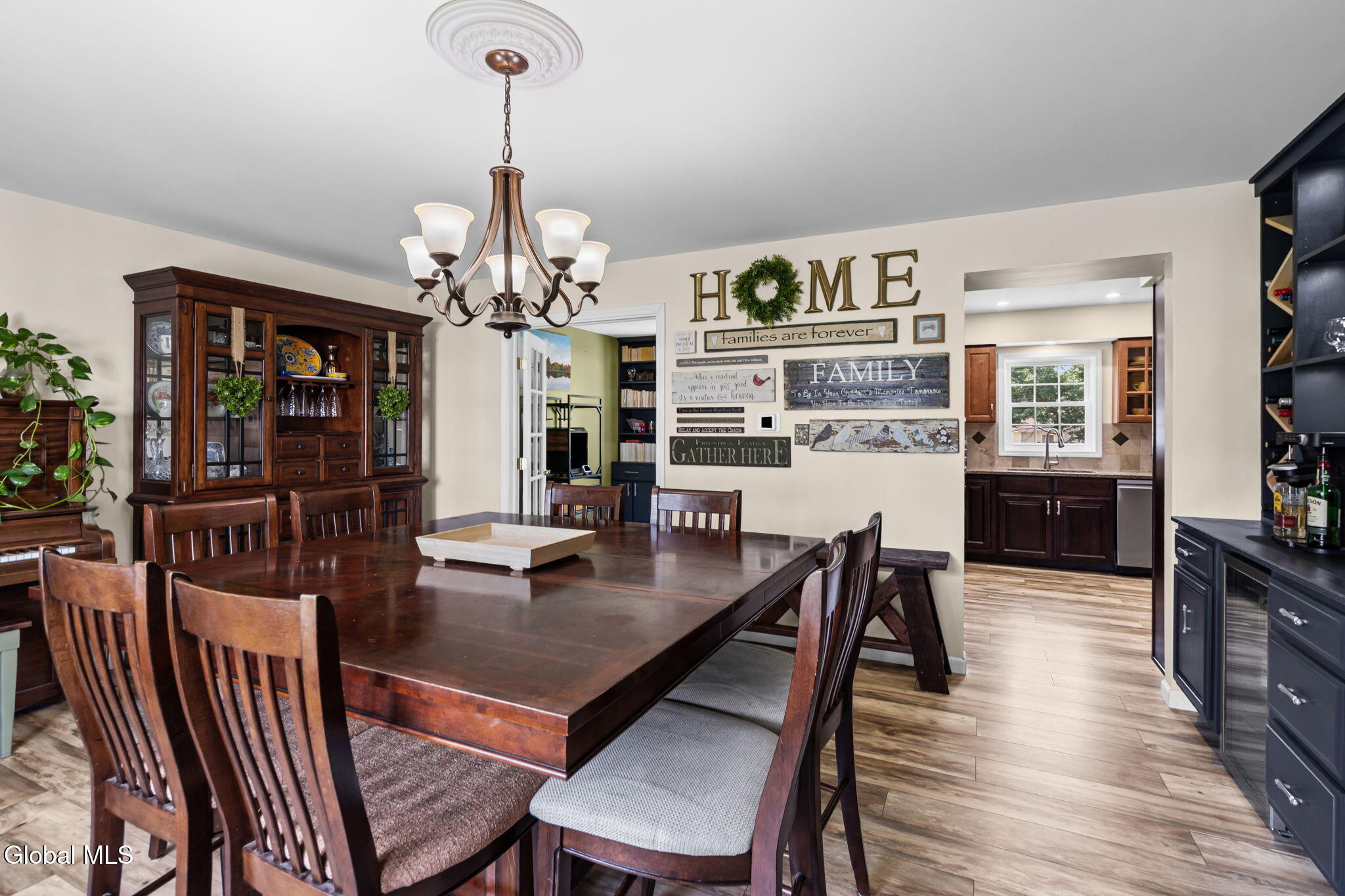 407 Deer Path Schenectady NY 12306