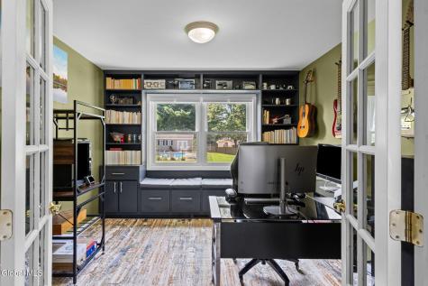 407 Deer Path Schenectady NY 12306