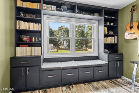 407 Deer Path Schenectady NY 12306