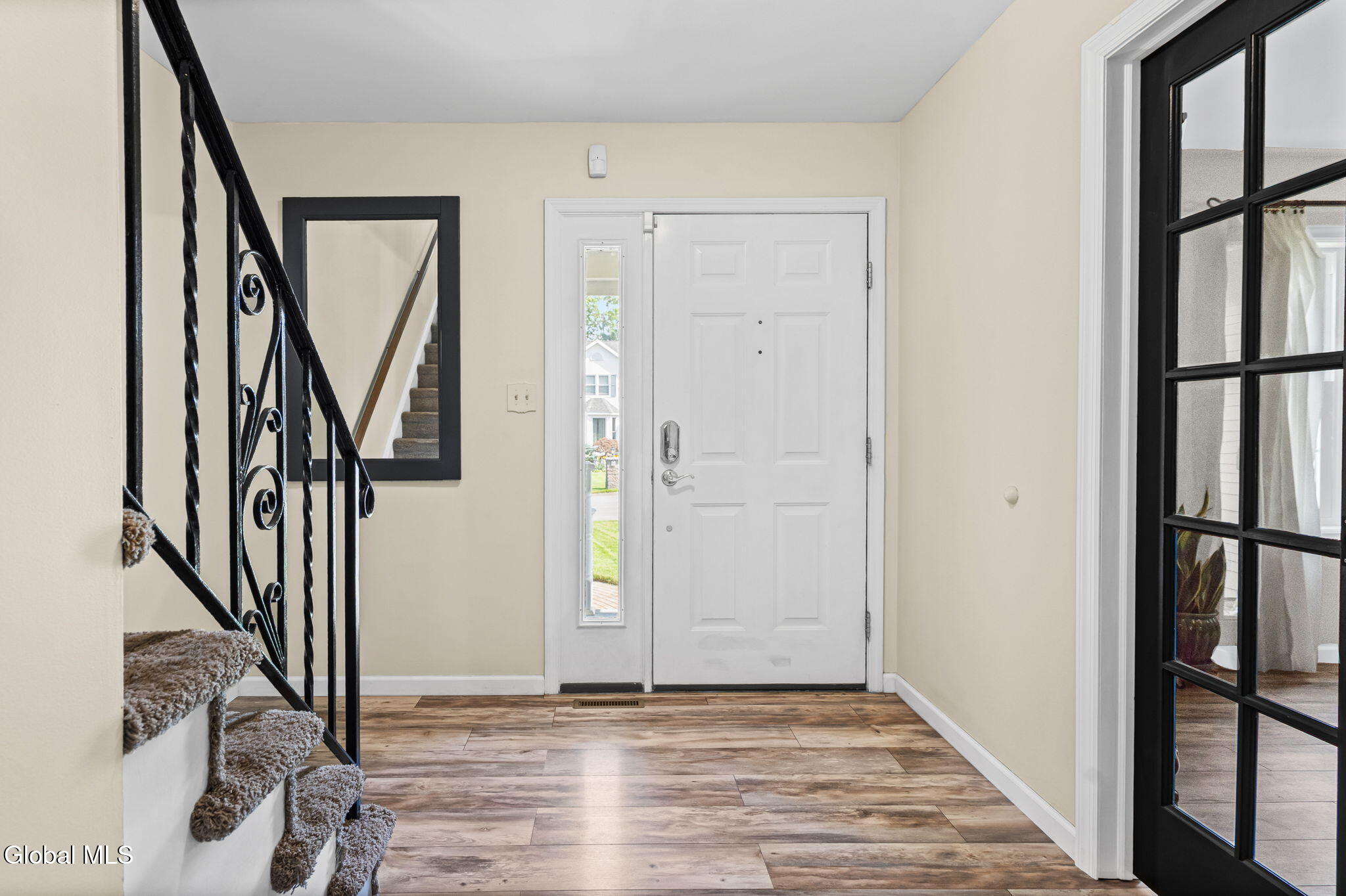 407 Deer Path Schenectady NY 12306