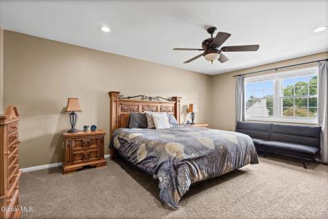 407 Deer Path Schenectady NY 12306