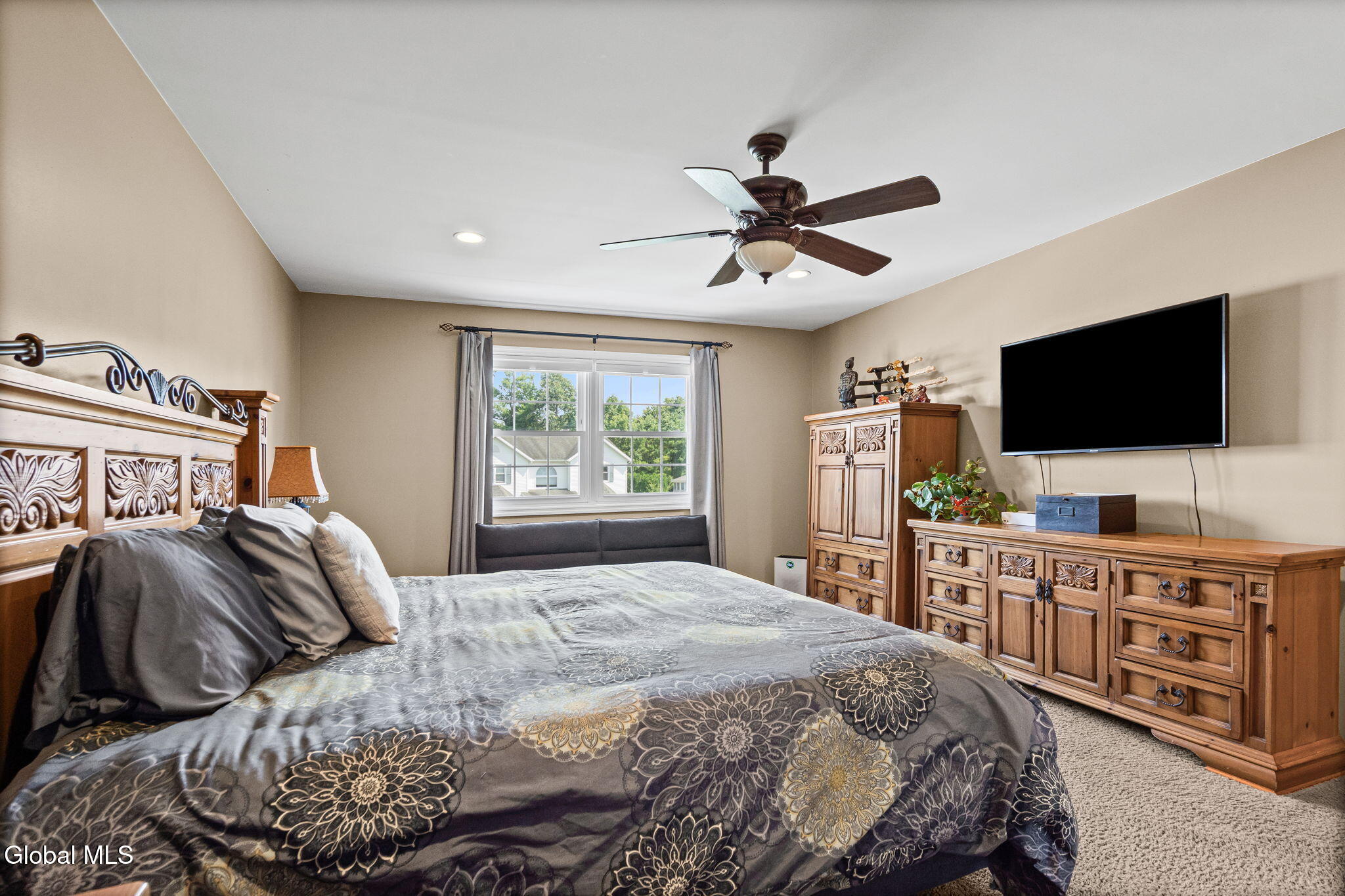 407 Deer Path Schenectady NY 12306