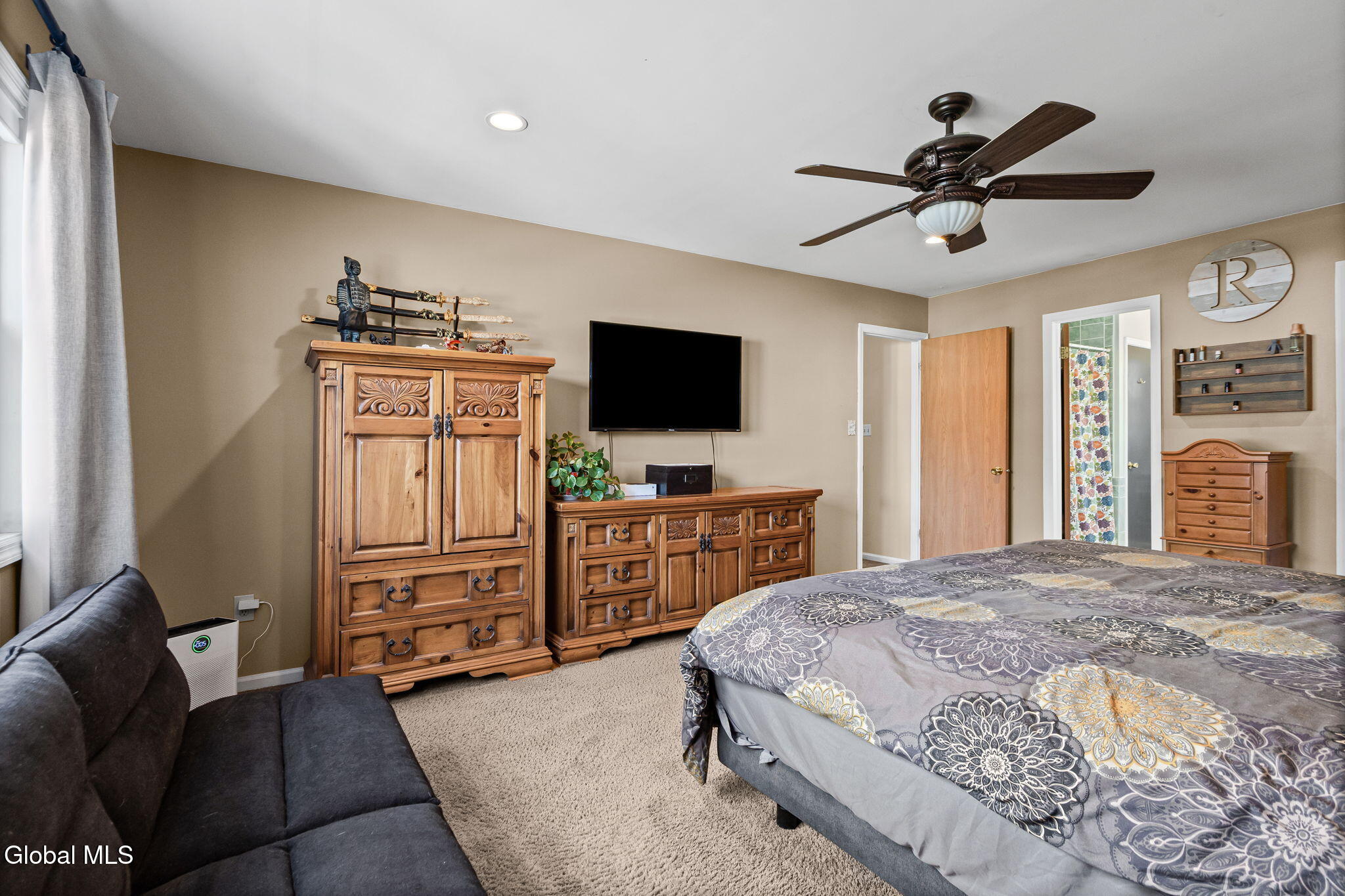 407 Deer Path Schenectady NY 12306